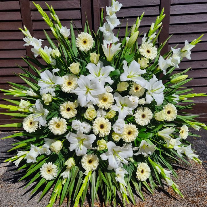 Óriás álló koszorú fehér árnyalatban