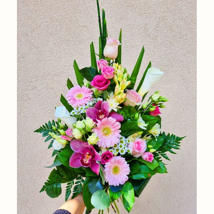 rózsaszín nyújtott csokor - KÖZEPES MÉRET