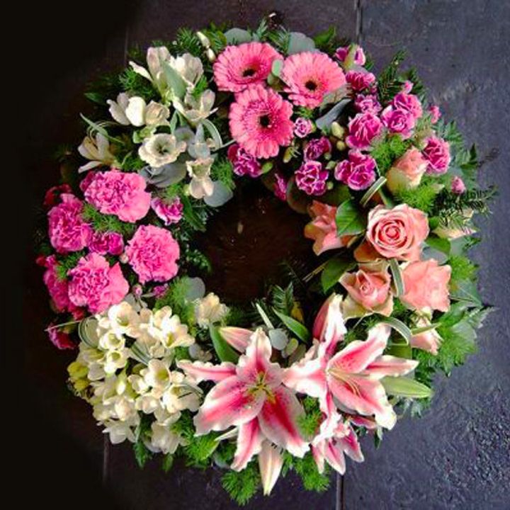 Pasztel-rózsaszín görög koszorú