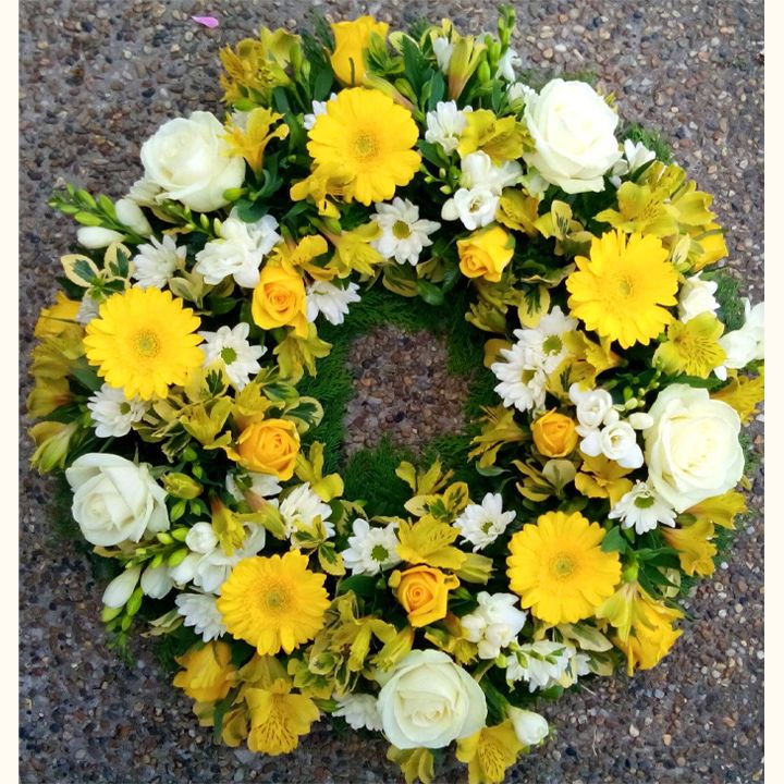 Sárga színű görög koszorú