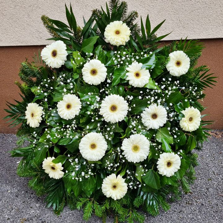 Álló koszorú fehér gerberával és rezgővel